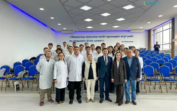 Интернатура студенттерінің облыстық денсаулық сақтау басқармасының басшысымен кездесуі өтті