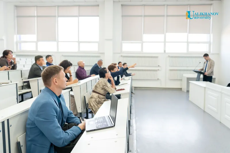 Представители Bilim Group провели семинар по использованию ChatGPT Edu для преподавателей Ualikhanov University