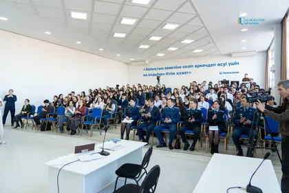 Студенты Высшей школы бизнеса и права организовали учебное судебное заседание