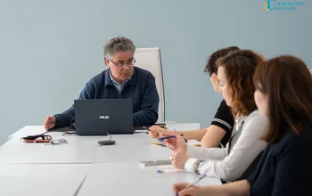 2026 жылғы 22 мамырда Ualikhanov University қабырғасында...